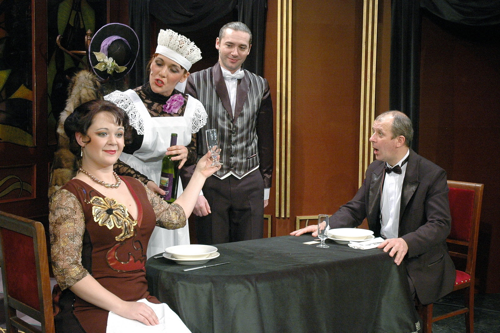 Still of Péter Dudás, Szilárd Petrik, Lívia Varga and Kornélia Nagy in Gyertyafény keringö (2005)