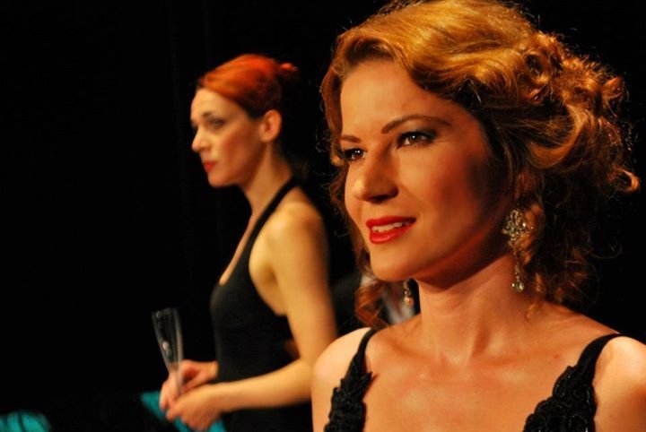 Still of Viktória Rák and Lívia Varga in Színházkomédia (2012)