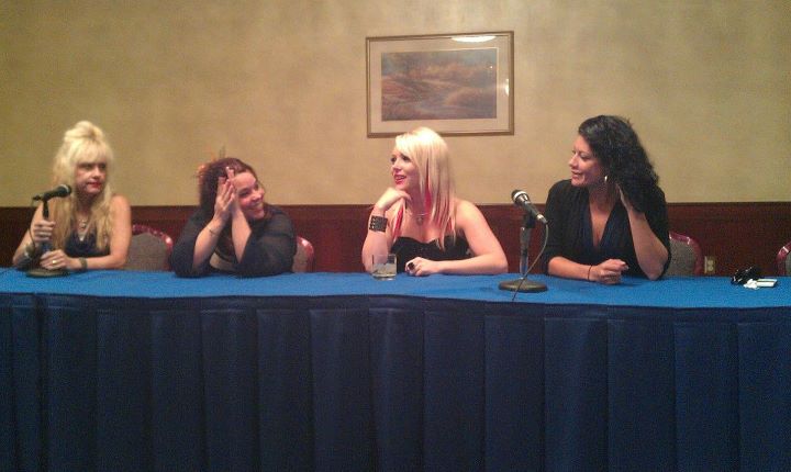 Scream Queen panel at Horror Realm 2011