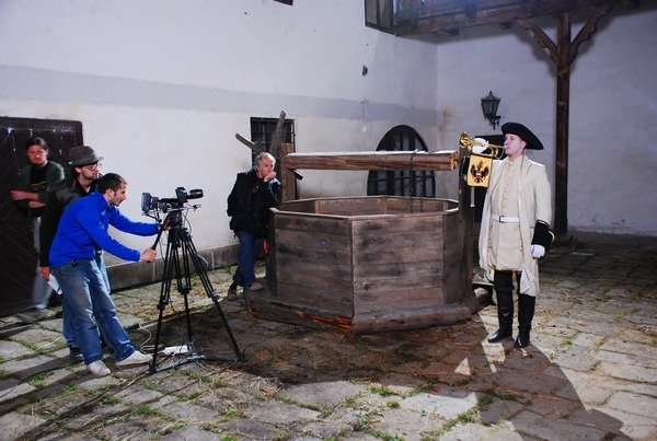 Still of Csaba Bántó, András Shlanger and Endre Virág in Secrets of the Fountain (2012)