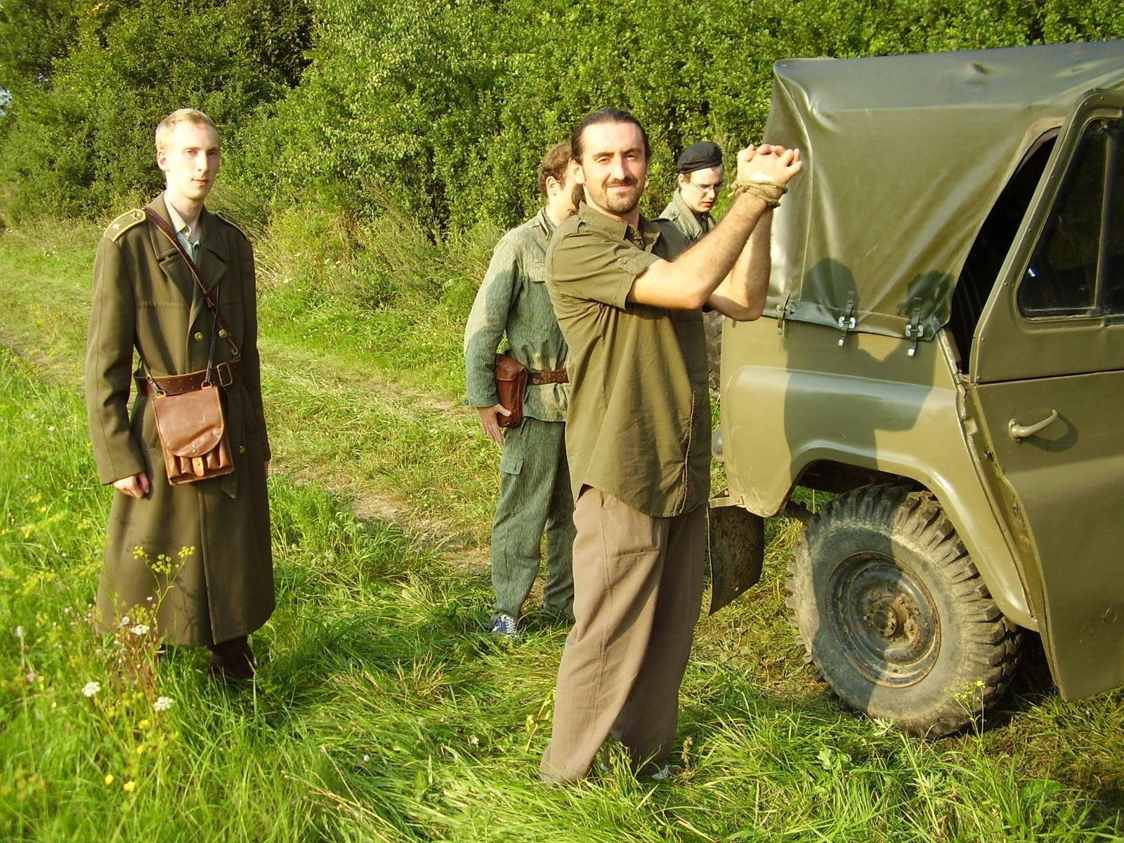 Still of Róbert Szabolcs Flórián, Viktor Skrabal and Zsolt Bocsárszky in Életre ítélve (2013)