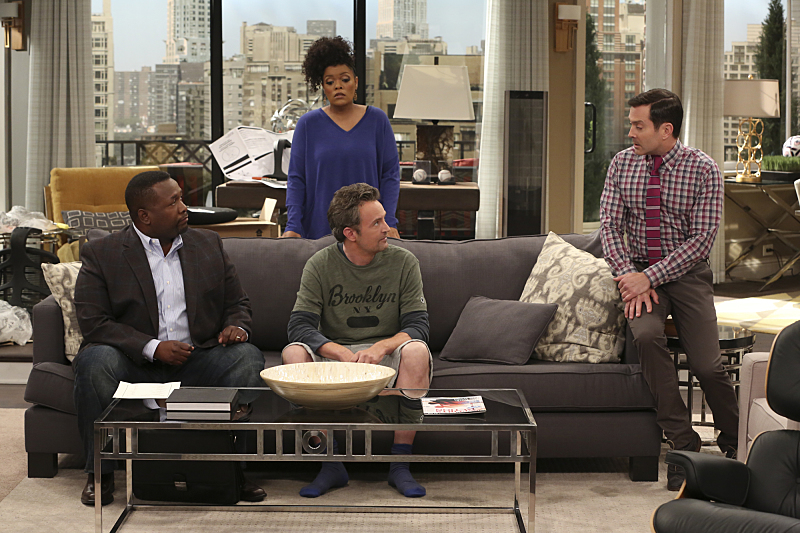 Still of Matthew Perry, Thomas Lennon, Wendell Pierce and Yvette Nicole Brown in The Odd Couple (2015)