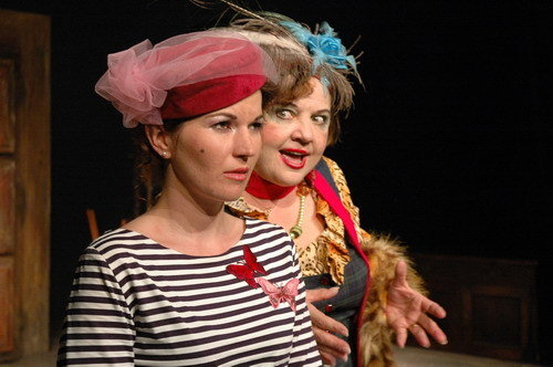 Still of Viktória Rák and Erzsébet Cs. Tóth in A fösvény (2005)