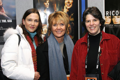 Lesli Klainberg and Gini Reticker at event of In the Company of Women (2004)