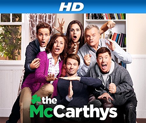 Jack McGee, Joey McIntyre, Laurie Metcalf, Jimmy Dunn, Kelen Coleman and Tyler Ritter in The McCarthys (2014)
