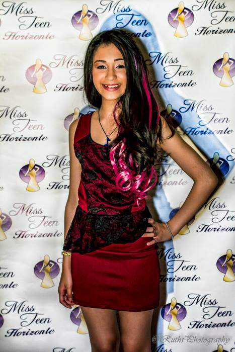 Alanis Sophia in the red carpet of Miss Teen Horizonte Pageant