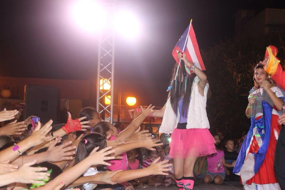 Alanis Sophia saying good bye to her fans. (Cabo Rojo, PR)