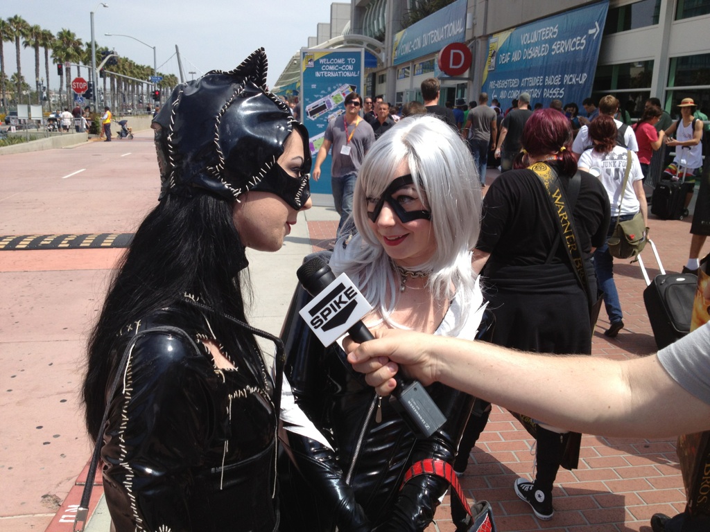 Sylvia (right) with her twin sister, Jen (left), at San Diego Comic Con.