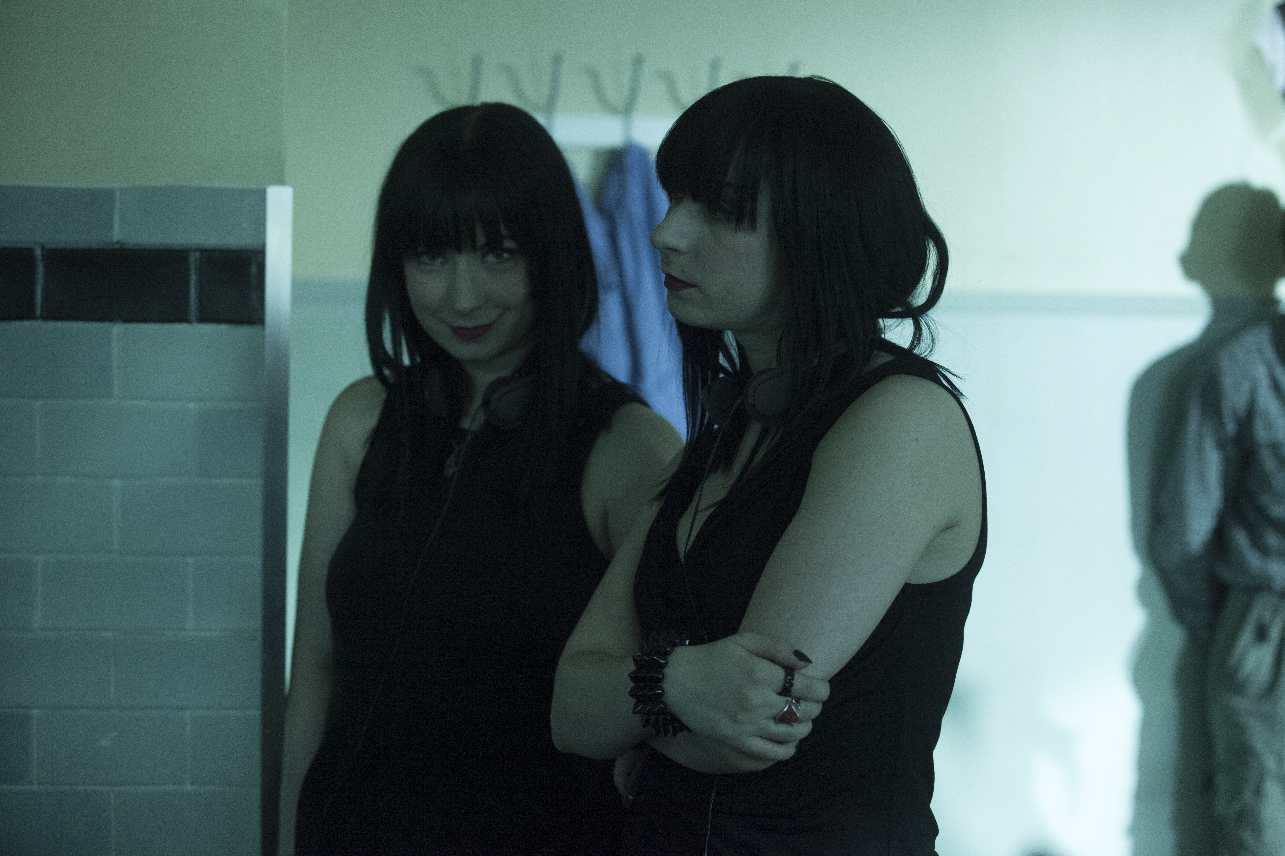 Jen and Sylvia Soska behind the scenes on SEE NO EVIL 2.