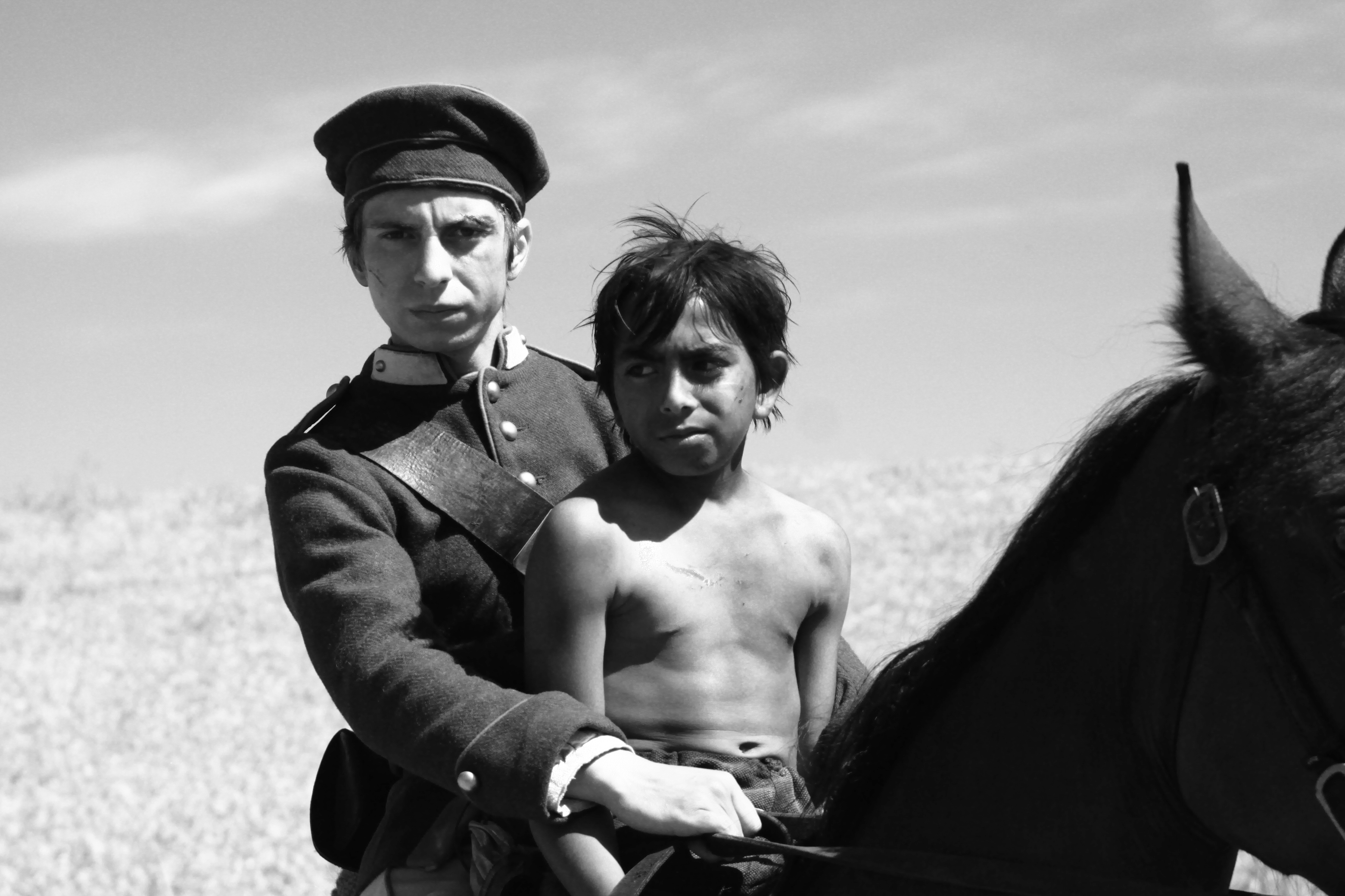 Still of Mihai Comanoiu and Alberto Dinache in Aferim! (2015)