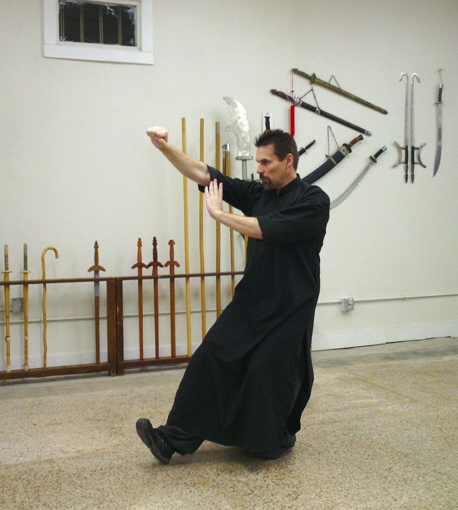 Michael Dawson demonstrating a Seven-Star Praying Mantis kung-fu form (2014).
