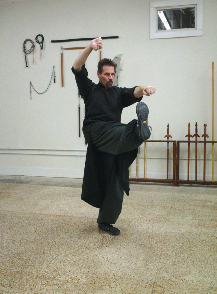 Dawson demonstrating a Seven-Star Praying Mantis kung-fu form (2014).