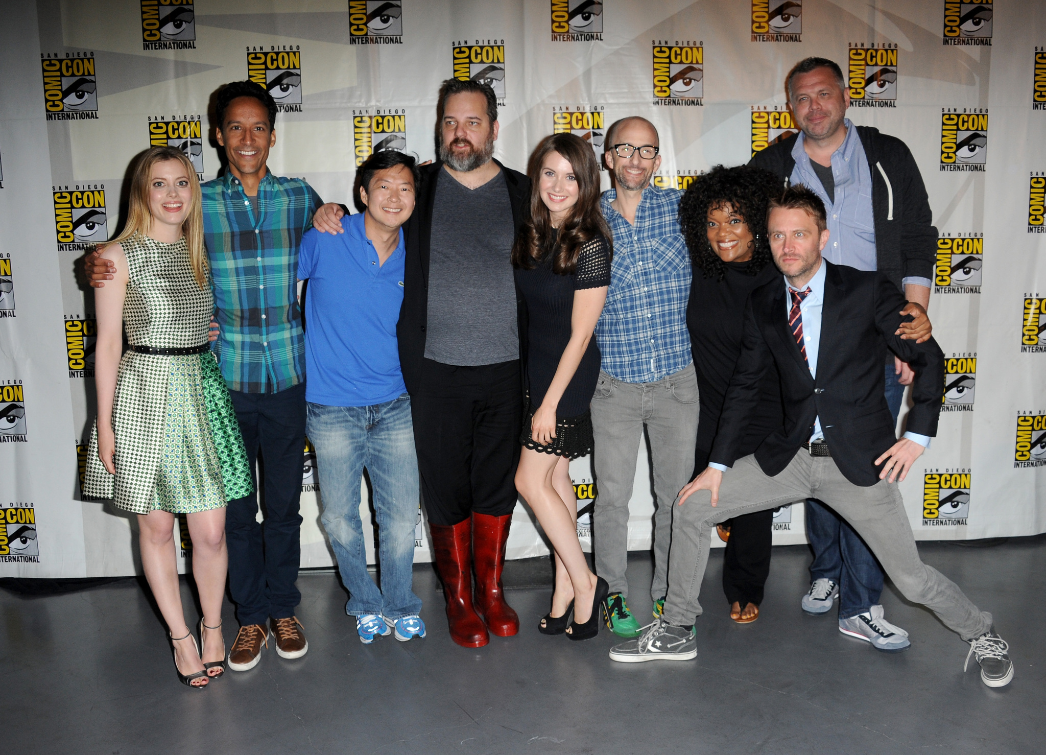 Ken Jeong, Chris McKenna, Yvette Nicole Brown, Dan Harmon, Alison Brie, Gillian Jacobs and Danny Pudi at event of Community (2009)