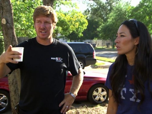 Still of Chip Gaines and Joanna Gaines in Fixer Upper (2013)