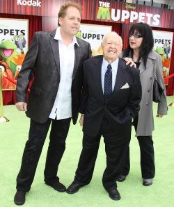 Mickey Rooney with son Mark Rooney and daughter-in-law Charlene Rooney. Muppet Movie premiere 2013