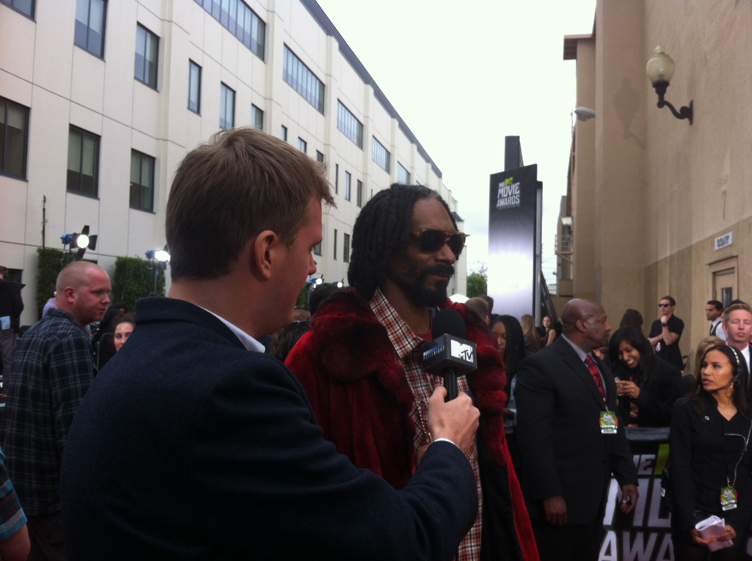 Interviewing Snoop Lion for the 2012 MTV Movie Awards