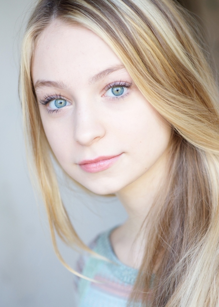 Alexa Grunow - Actress & Model