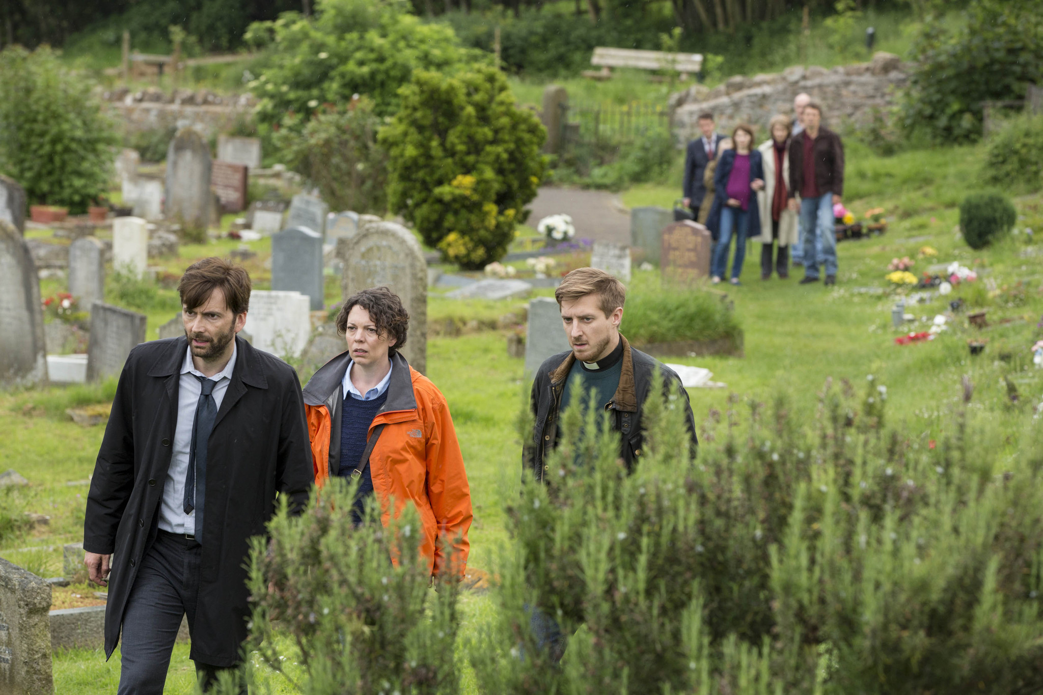 Still of David Tennant, Olivia Colman and Arthur Darvill in Broadchurch (2013)