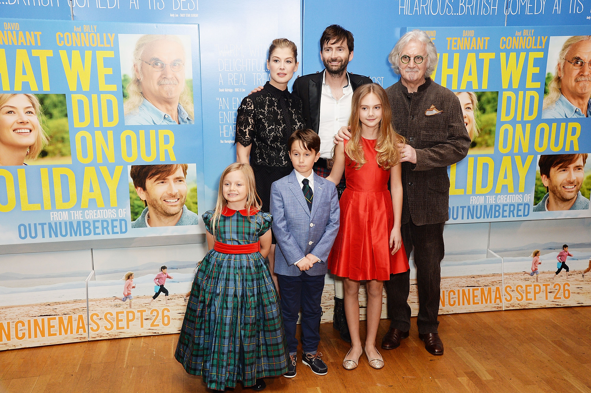 Billy Connolly, Rosamund Pike, David Tennant, Bobby Smalldridge, Emilia Jones and Harriet Turnbull at event of What We Did on Our Holiday (2014)