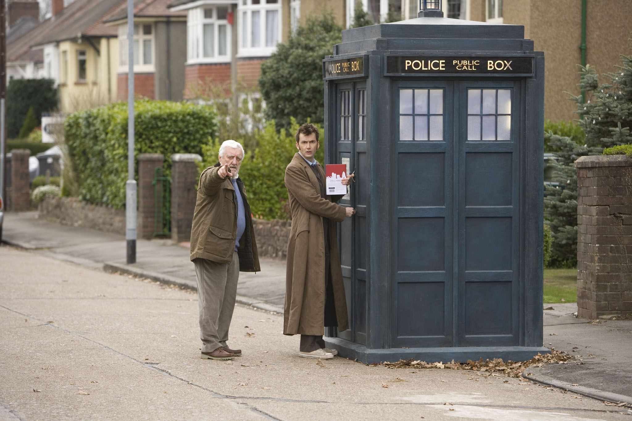 Still of Bernard Cribbins and David Tennant in Doctor Who (2005)