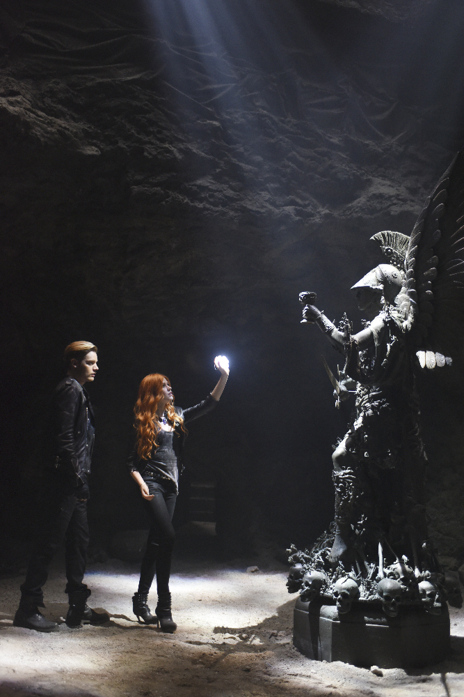 Still of Katherine McNamara and Dominic Sherwood in Shadowhunters (2016)