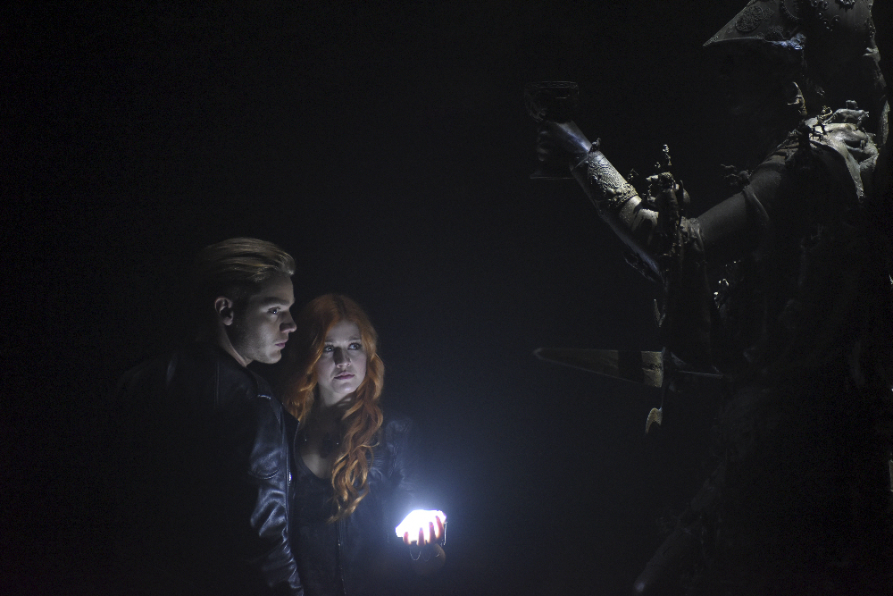 Still of Katherine McNamara and Dominic Sherwood in Shadowhunters (2016)