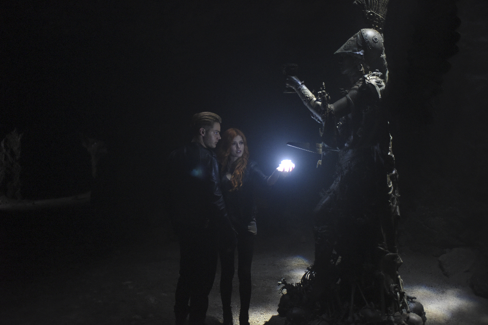 Still of Katherine McNamara and Dominic Sherwood in Shadowhunters (2016)