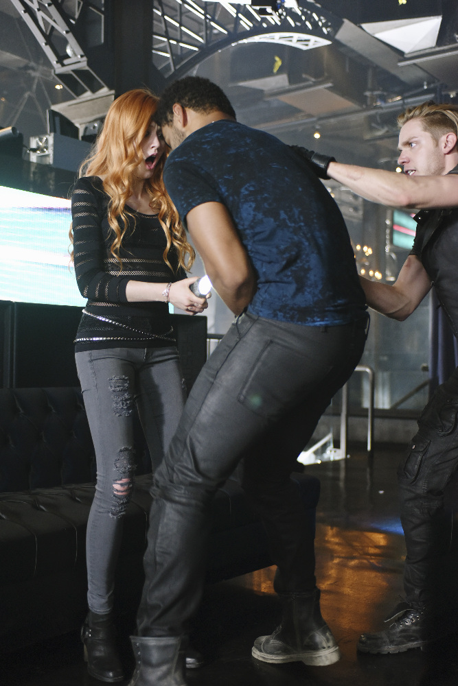 Still of Katherine McNamara and Dominic Sherwood in Shadowhunters (2016)