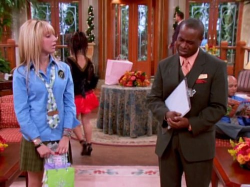 Still of Phill Lewis and Ashley Tisdale in The Suite Life of Zack and Cody (2005)