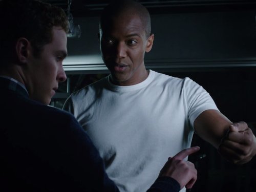 Still of Iain De Caestecker and J. August Richards in Agents of S.H.I.E.L.D. (2013)