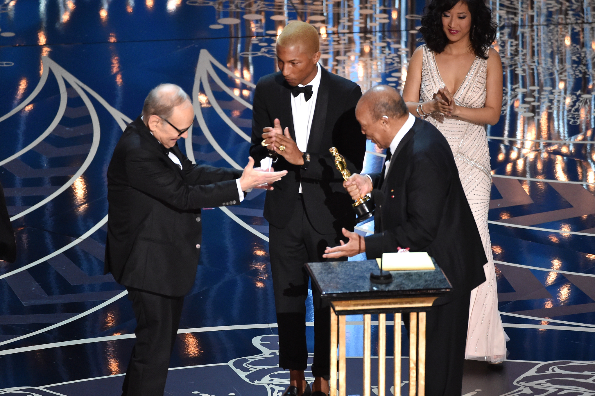 Ennio Morricone, Quincy Jones and Pharrell Williams at event of The Oscars (2016)