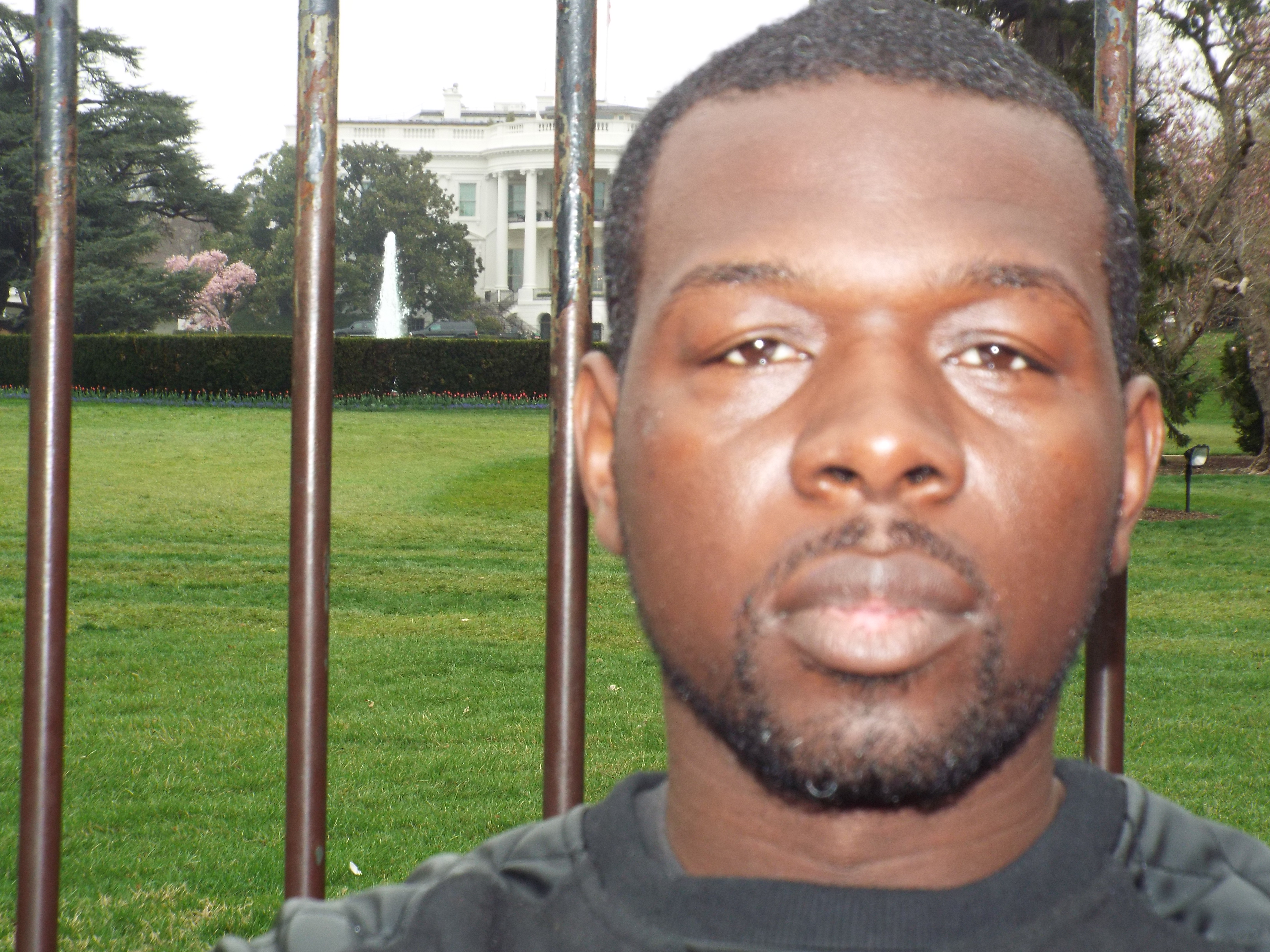 During my trip to NY, I passed Threw Washington DC, and took a few pictures. This is me with the White House behind me.