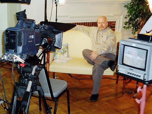 GARTH ON SET PRIOR TO COLIN MOCHERIE INTERVIEW FOR 