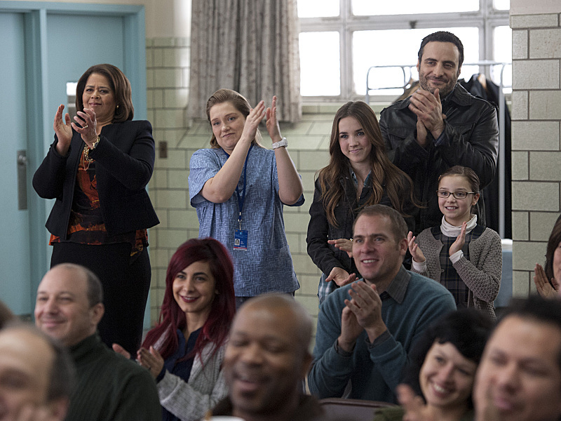 Still of Anna Deavere Smith, Merritt Wever, Dominic Fumusa, Ruby Jerins and Mackenzie Aladjem in Nurse Jackie (2009)