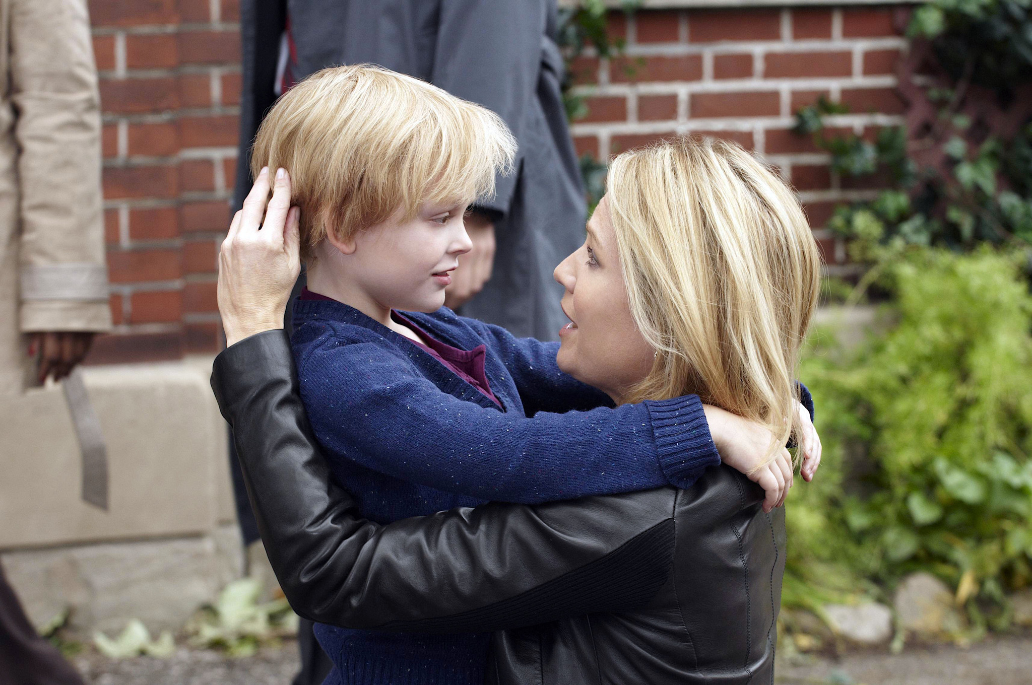 Still of Sherry Stringfield and Regina Taylor in Who Is Clark Rockefeller? (2010)