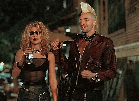Still of Adrien Brody and Jennifer Esposito in Summer of Sam (1999)