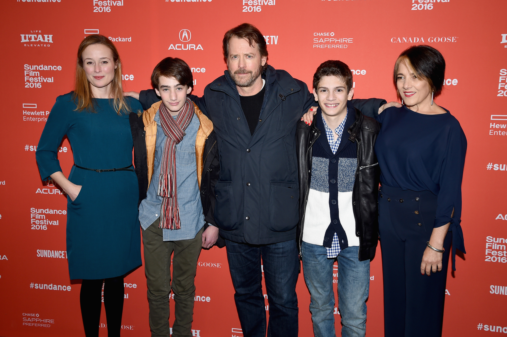 Jennifer Ehle, Greg Kinnear, Paulina García, Theo Taplitz and Michael Barbieri at event of Little Men (2016)