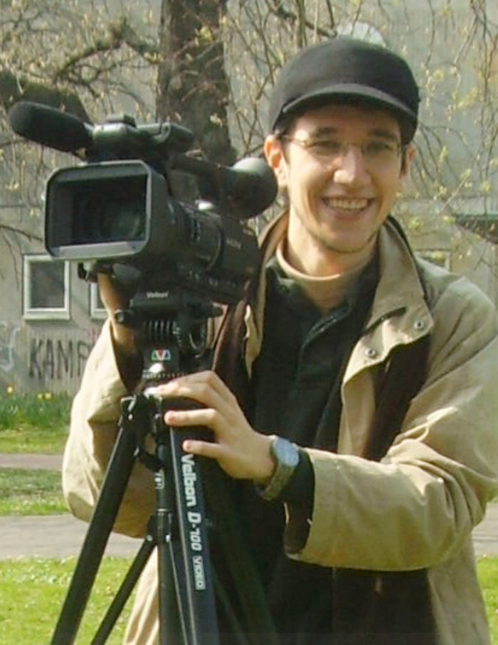 Alexander Tuschinski while filming his movie Menschenliebe.