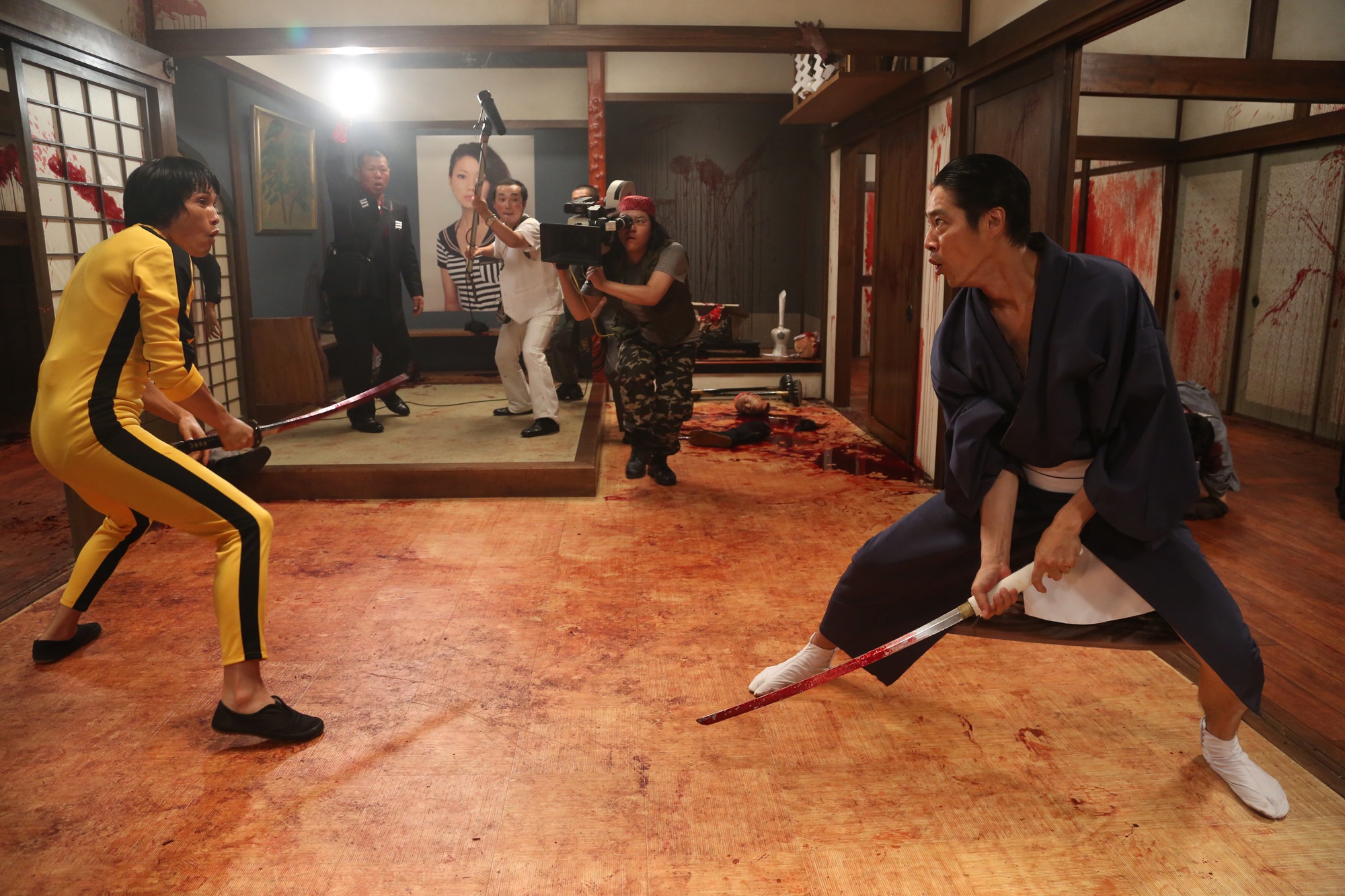 Still of Shin'ichi Tsutsumi and Tak Sakaguchi in Jigoku de naze warui (2013)