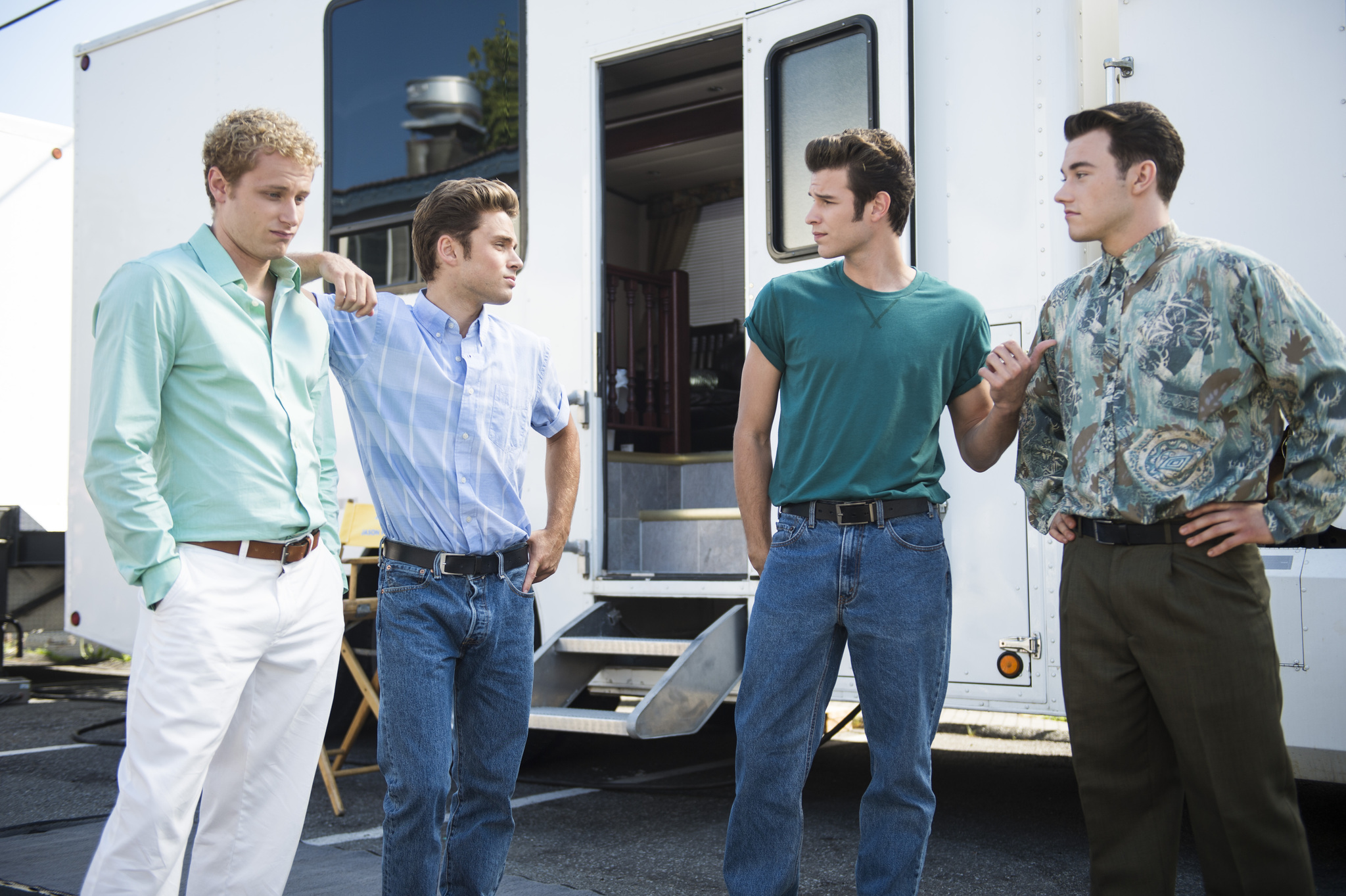 Still of Max Lloyd-Jones, Jesy McKinney, David Lennon and Ross Linton in The Unauthorized Beverly Hills, 90210 Story (2015)