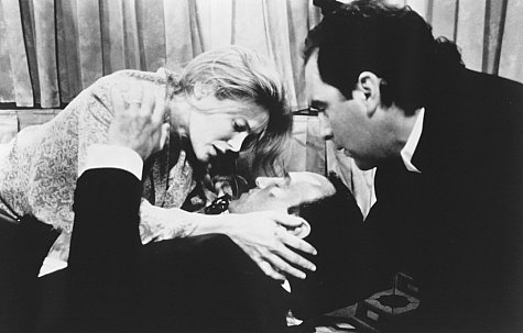 Still of Alice Krige and Peter Onorati in Donor Unknown (1995)
