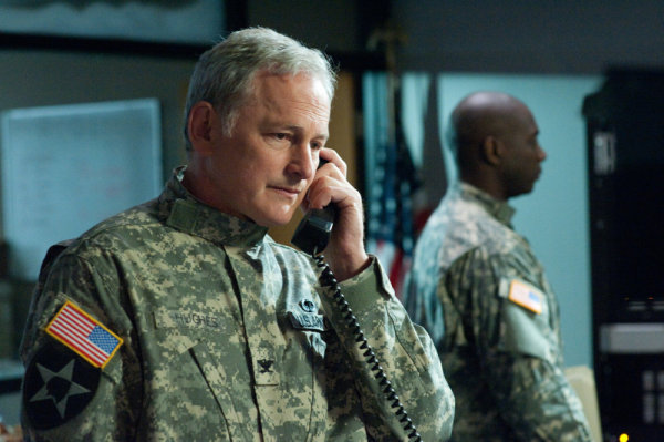 Still of Victor Garber in Ice Quake (2010)