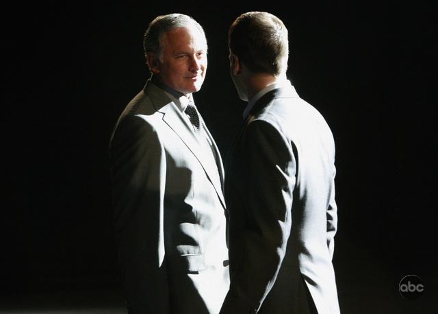 Still of Victor Garber and Jonny Lee Miller in Eli Stone (2008)