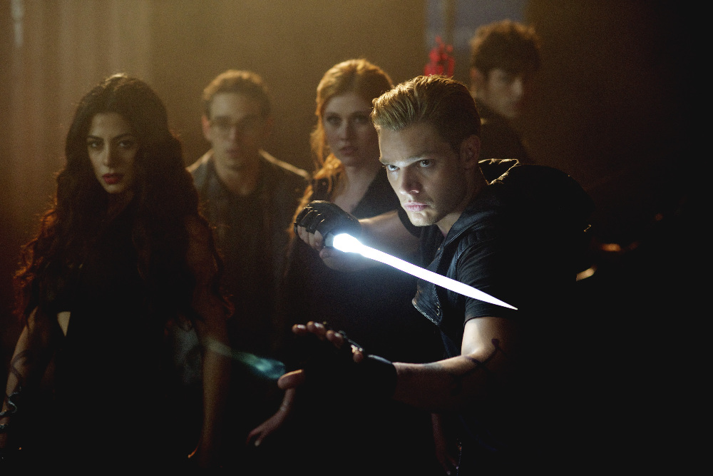 Still of Emeraude Toubia, Katherine McNamara, Dominic Sherwood and Alberto Rosende in Shadowhunters (2016)