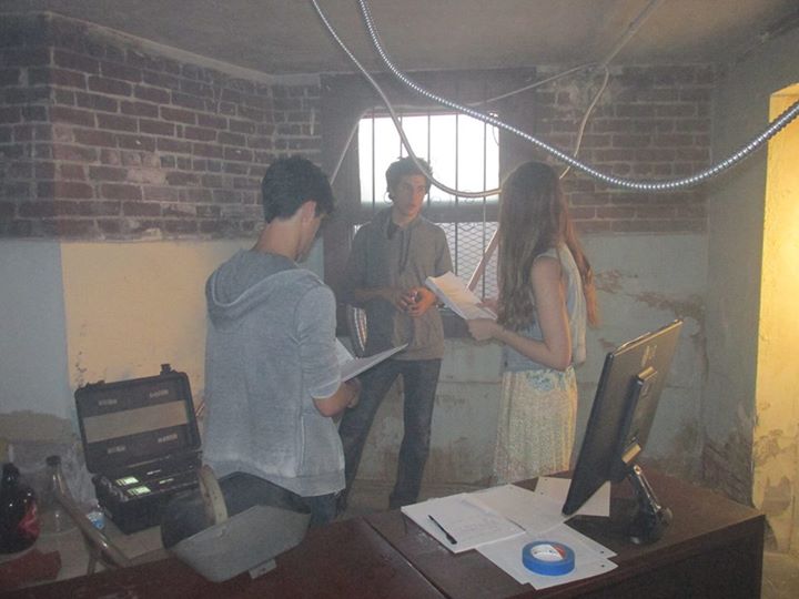 John Ferraro, Migue Siman and Lauren Dundee on the set of The Time Capsule