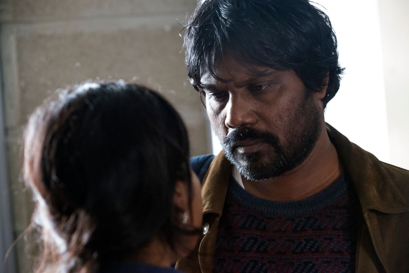 Still of Jesuthasan Antonythasan and Kalieaswari Srinivasan in Dheepan (2015)