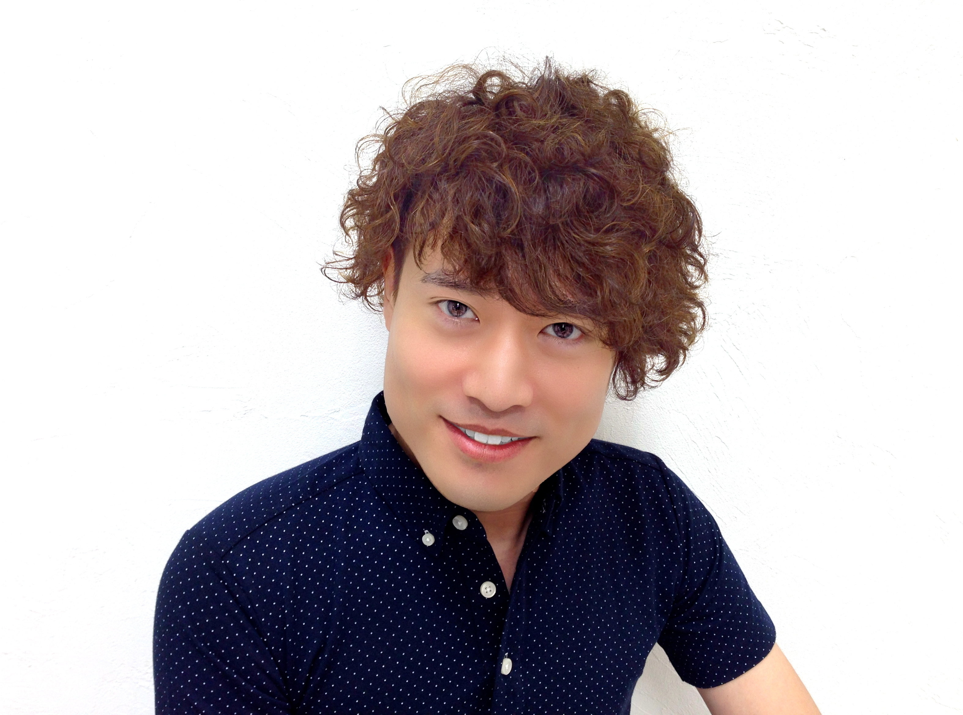 Matirog(Tomoaki Kitashima) is a TV actor in Akita, Japan. He is mostly known for his TV works Matirog's the Challenge (2015), This is Colorful Variety Store(2015) and the renowned Kyodo-TV sightseeing documentary Furusato-Time(2015). Matirog returned to Akita in 2007, and he still has kept working in the TV industry since 2007. Active in TV. He also writes and sings. Matirog is most widely known for comedies.