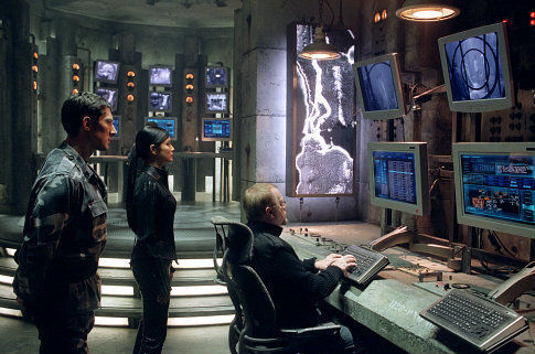 Still of Brian Cox, Kelly Hu and Peter Wingfield in Iksmenai 2 (2003)