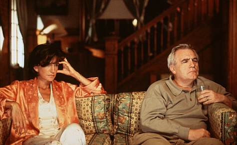Still of Mercedes Ruehl and Brian Cox in The Minus Man (1999)