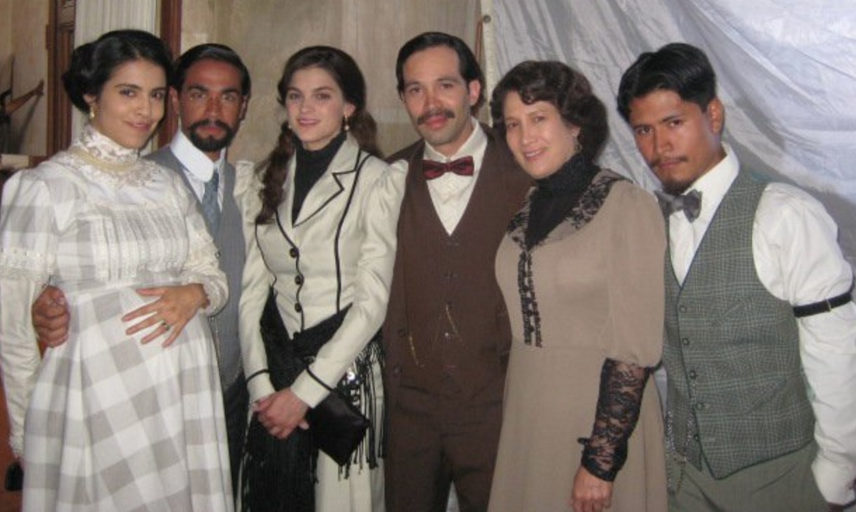 Olga Segura, Luis Rosales, Irene Azuela, Mauricio Isaac, Olivia Bucio, Harold Torres filming El Encanto Del Aguila.
